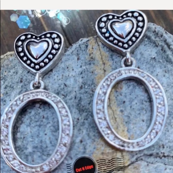 Montana Silversmith Earrings Heart - Picture 1 of 5